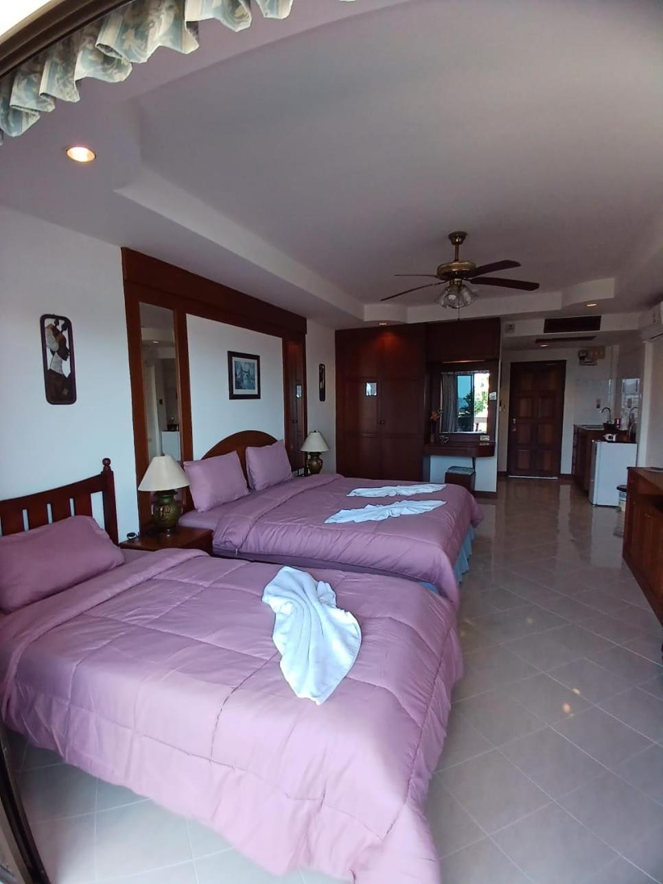 Aksarai Hotel Patong Экстерьер фото