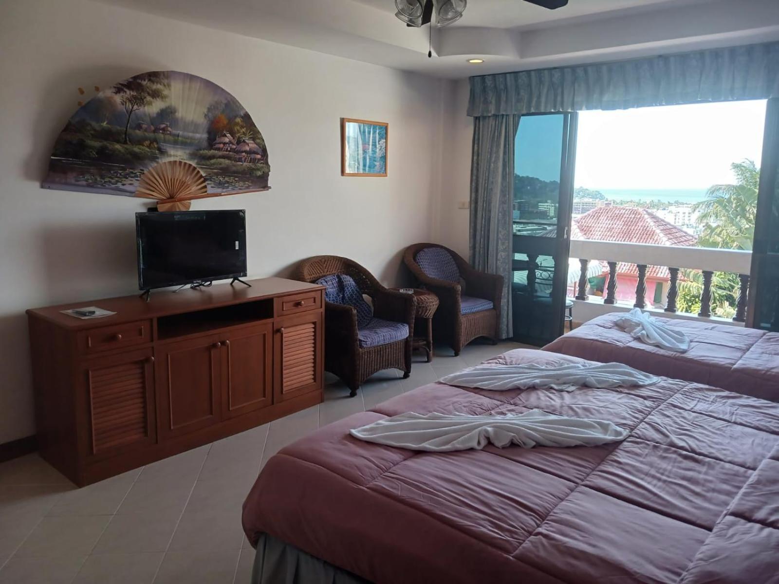 Aksarai Hotel Patong Экстерьер фото