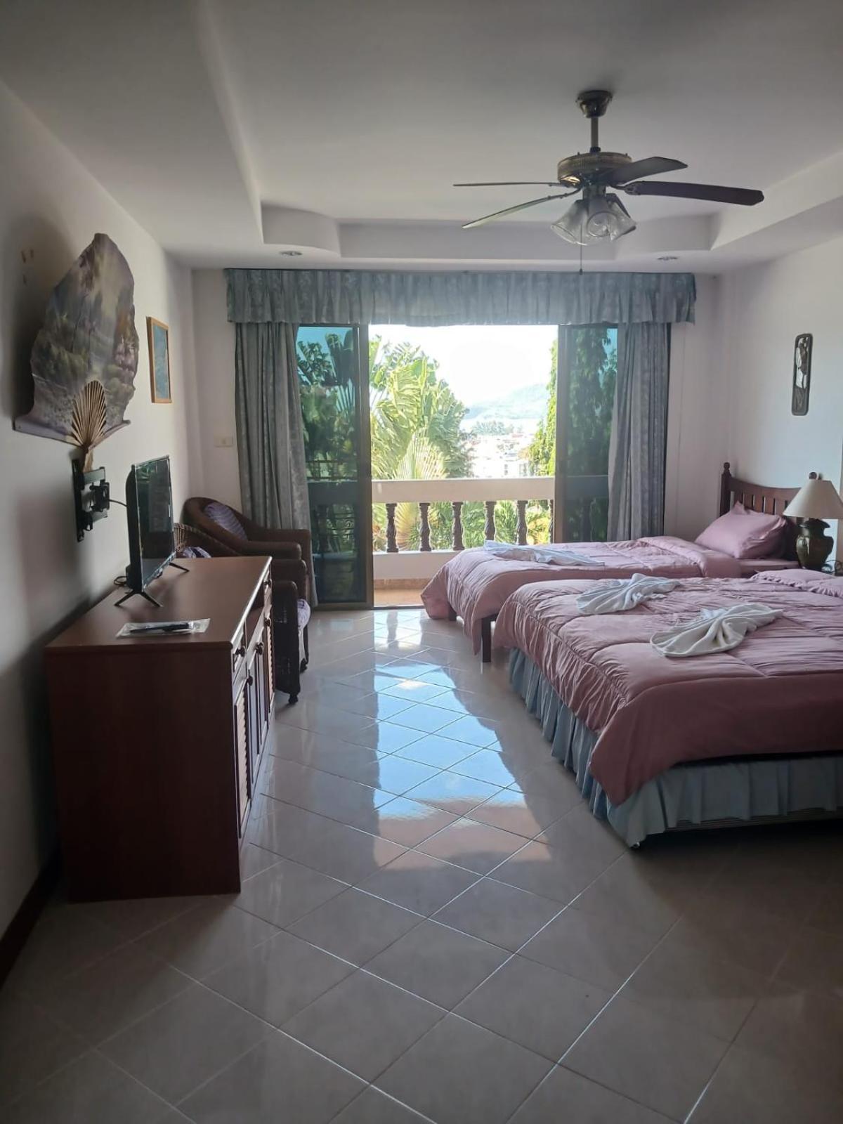 Aksarai Hotel Patong Экстерьер фото