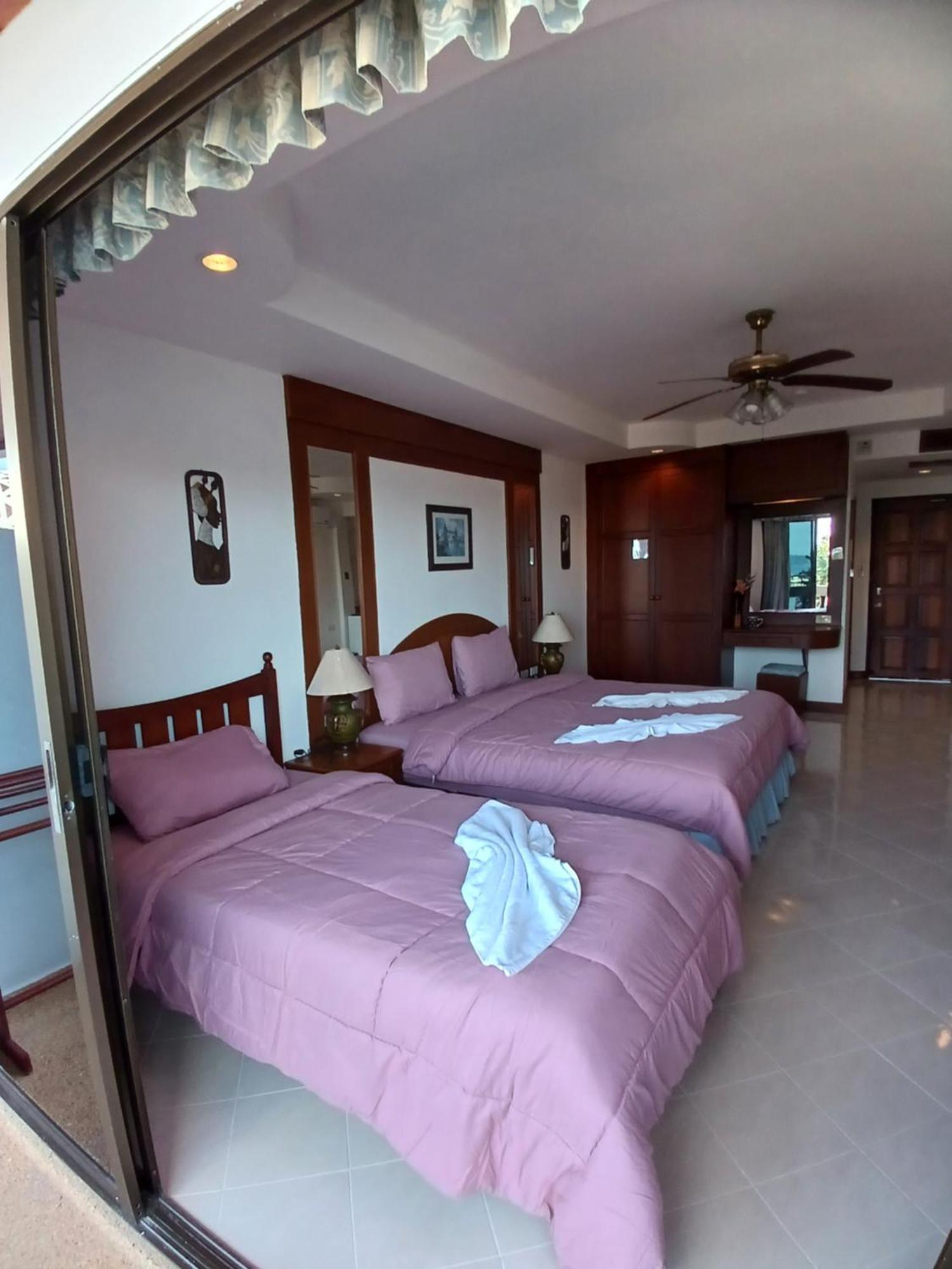 Aksarai Hotel Patong Экстерьер фото