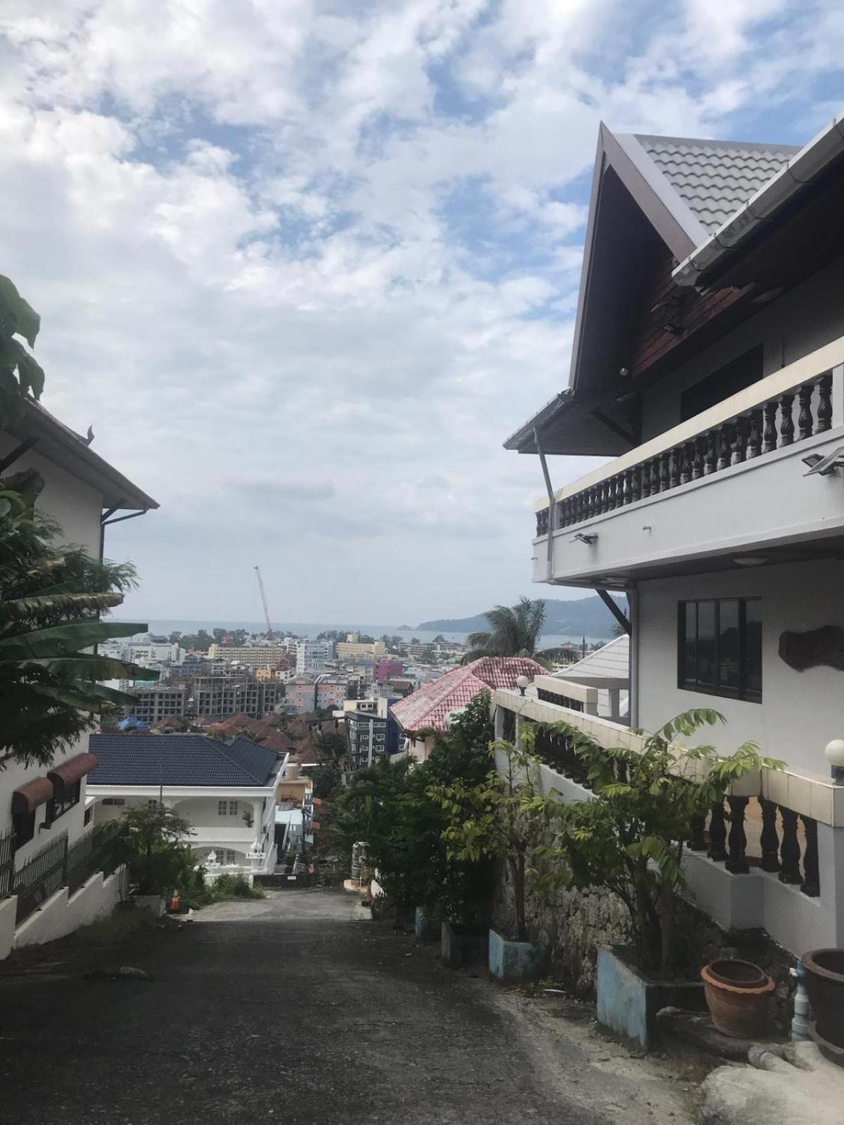 Aksarai Hotel Patong Экстерьер фото